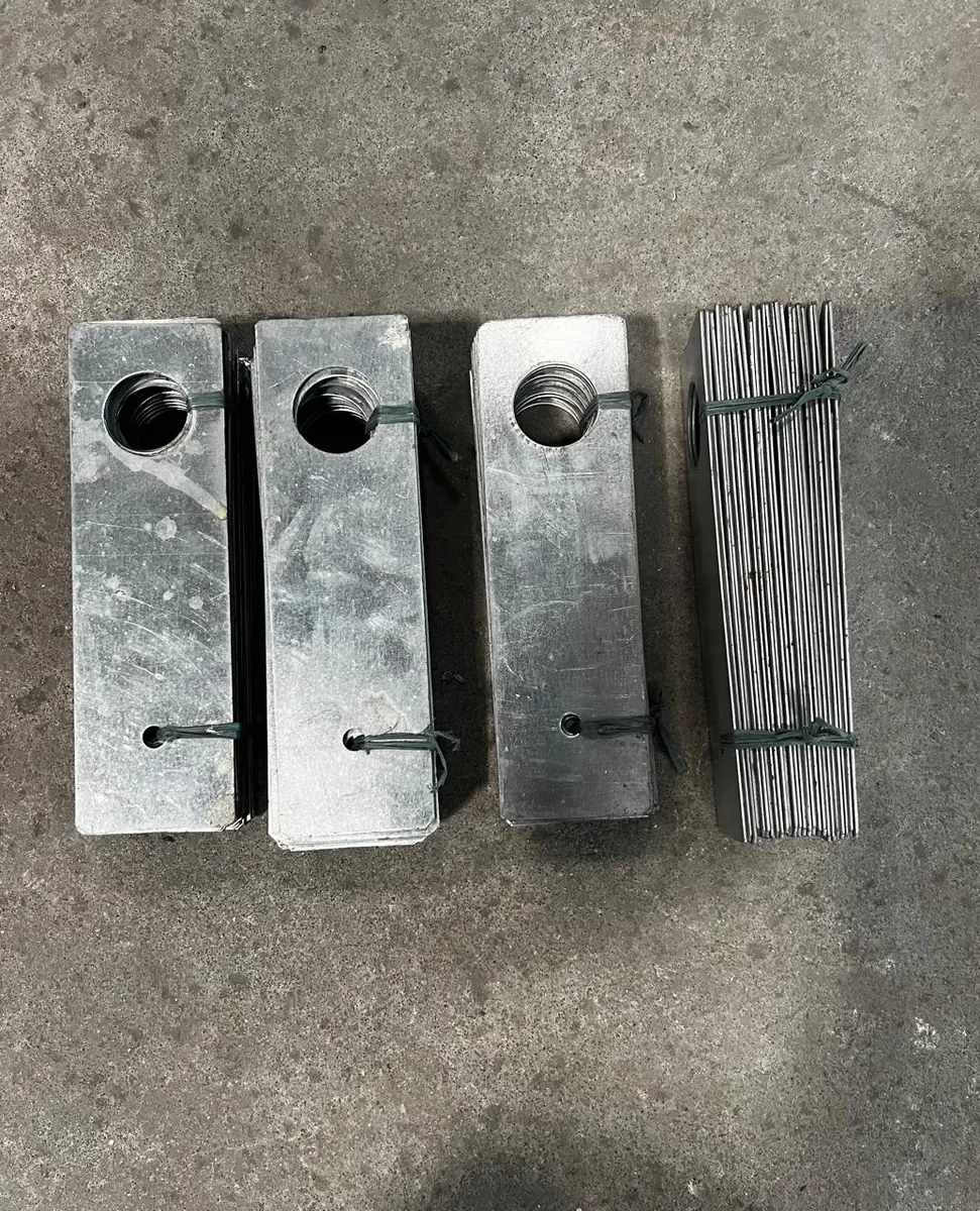 Platines de fixation galvanisées
