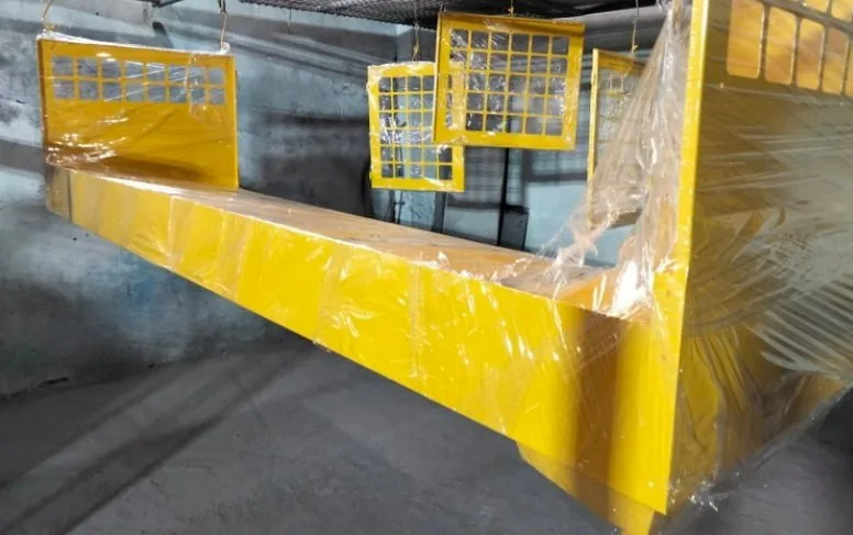 Structure sur mesure — finition jaune